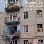 Російські окупанти обстріляли Дніпровський район Херсона
