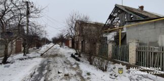 Загиблий і понівечені будинки: поліція фіксує наслідки російських обстрілів Херсонщини