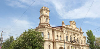 Прокуратура вимагає розірвати договір із підрядником, який займався реставрацією херсонського музею