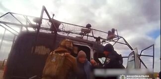 Поліцейські евакуювали подружжя, яке самотужки вийшло з фронтового Берислава
