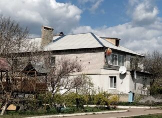 Благодійники допомагають відновлювати будинки у Великоолександрівській громаді