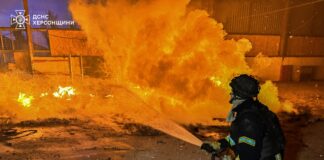 У Херсоні російські дрони намагалися атакувати рятувальників