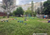 Родина, яка вчора постраждала від російського обстрілу дитячого майданчика, в лікарні у тяжкому стані