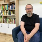Історія херсонського митця, який втратив все від атаки російських дронів