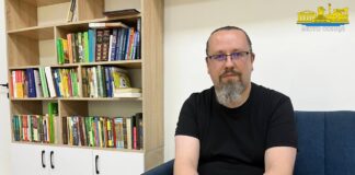 Історія херсонського митця, який втратив все від атаки російських дронів