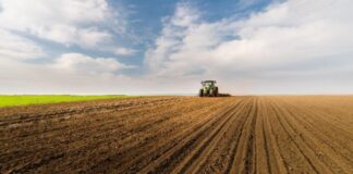 Аграрії Херсонщини уперше отримали підвищену компенсацію вартості української техніки
