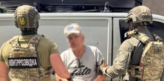 СБУ затримала херсонця, який допомагав окупантам відновлювати захоплений завод
