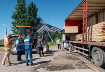 Благодійники допоможуть 200 родинам на Бериславщині відремонтувати пошкоджені будинки