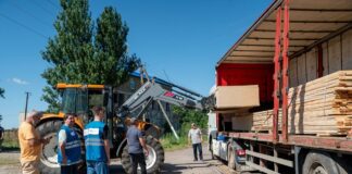 Благодійники допоможуть 200 родинам на Бериславщині відремонтувати пошкоджені будинки