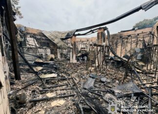 На Херсонщині поліція фіксує наслідки ворожих обстрілів: двоє поранених, пошкоджені житлові будинки